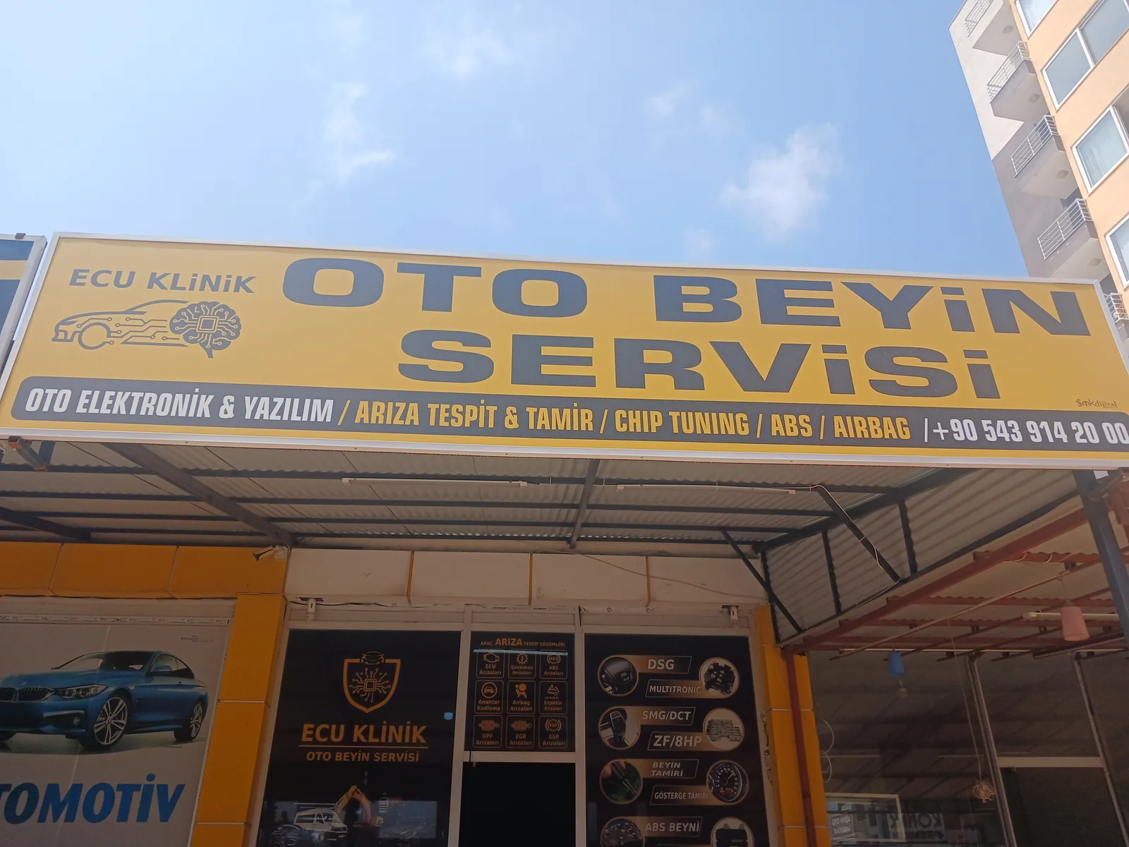 ECU Klinik – Oto Beyin Servisi dış cephe ve 'Oto Beyin Servisi' tabelası, Erdemli / Mersin